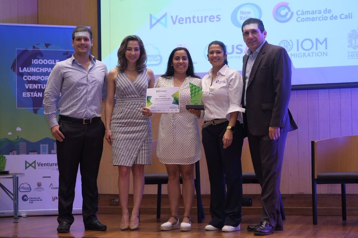 camaracali's tweet photo. #VenturesAccelerator | #veOS se hizo acreedor al premio #Paparazzi por haber recibido la mejor cobertura en medios durante el proceso. Por otro lado, #LynksIngeniería obtuvo la mención #InfiniteGrowth por presentar la mejor proyección de crecimiento sostenible en en el programa. https://t.co/wGuJREWAbN
