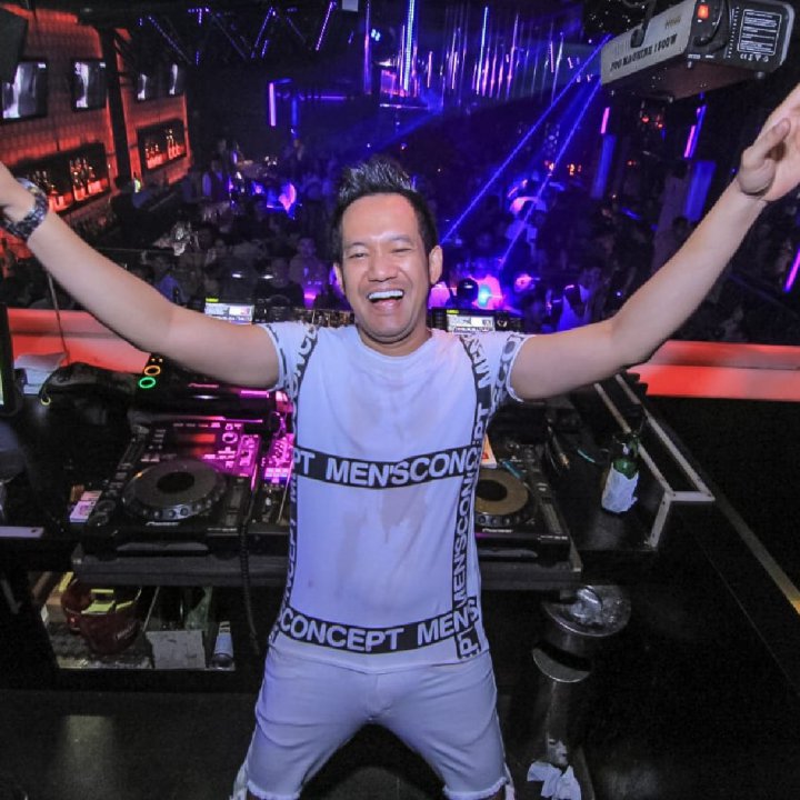 Come hangout with me > secondfloor kemang on #BIGOLIVE bigo.tv/sid/2420117595…