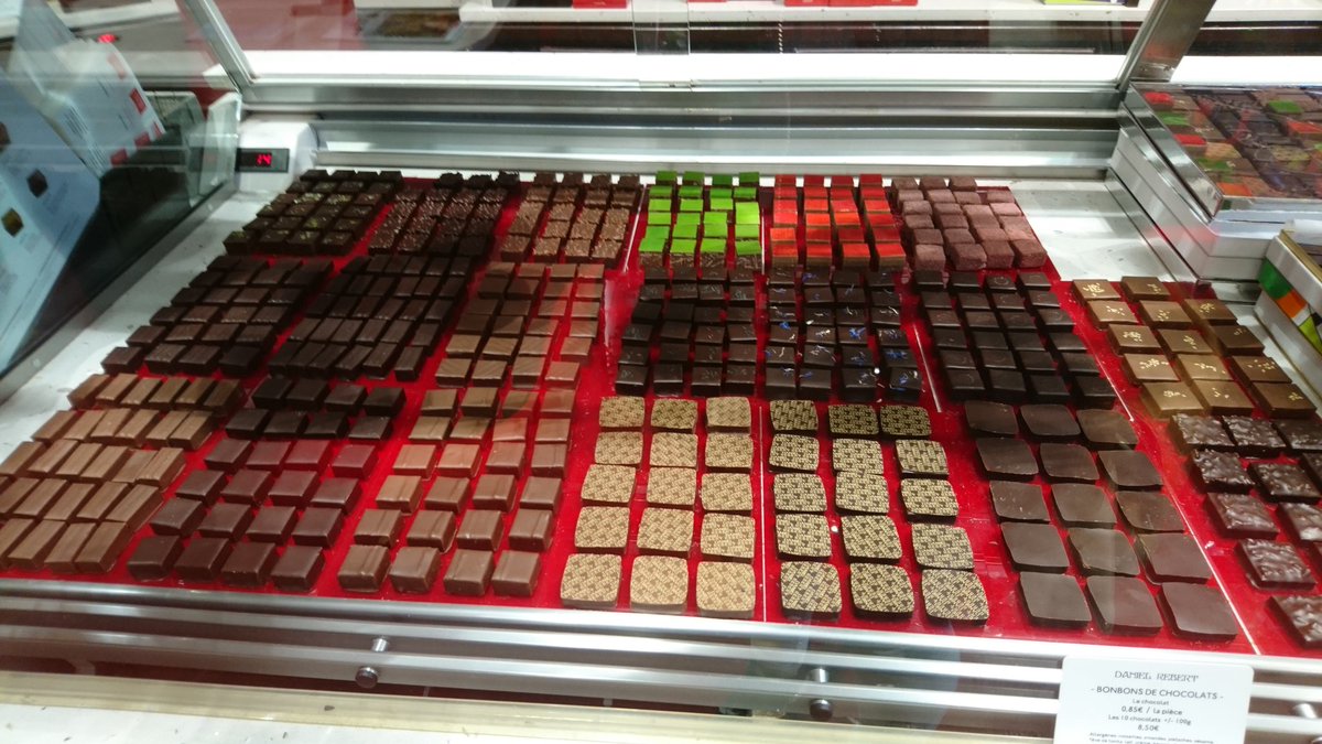 ladynopink's tweet photo. Fine patisserie and chocolates
#patisserie #macaron #chocolate #sweet #tartlet #törtchen #bûche #icecream #eis #pralinen #rebert https://t.co/qkUvGVzzpf