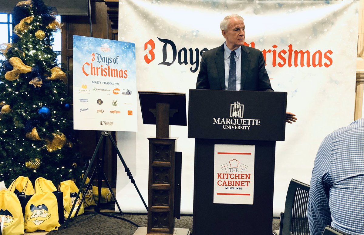 MKEKitchenCab's tweet photo. Mayor Tom Barrett has been a great supporter of our mission from the beginning, and we are so grateful he was able to join us at our #3DaysofChristmas press conference yesterday. Thank you @MayorOfMKE for your continued support. https://t.co/itysFpa82U