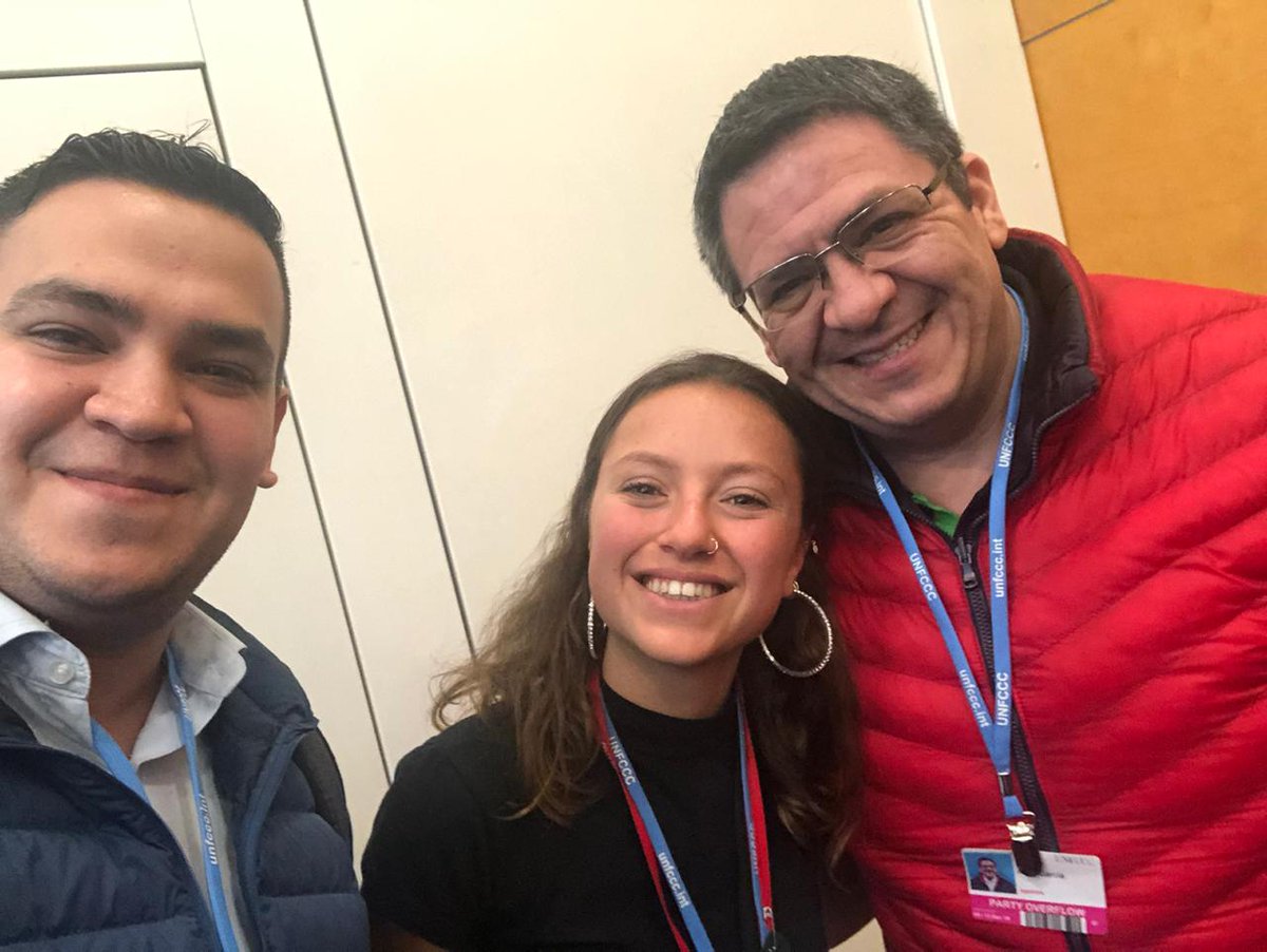 ArielGarciaUCR's tweet photo. Un orgullo compartir en la #COP25  con @nickibeckerok ejemplo de la lucha y compromiso de l@s jóvenes que impulsaron que se instituya por #Ley el #CambioClimático en #Argentina junto @jovenesclimarg @AlianzaxelClima 👏

#TiempoDeActuar #YA 
#EmergenciaClimática 
#EstamosConVos 🤝 https://t.co/sIbV3woT7T