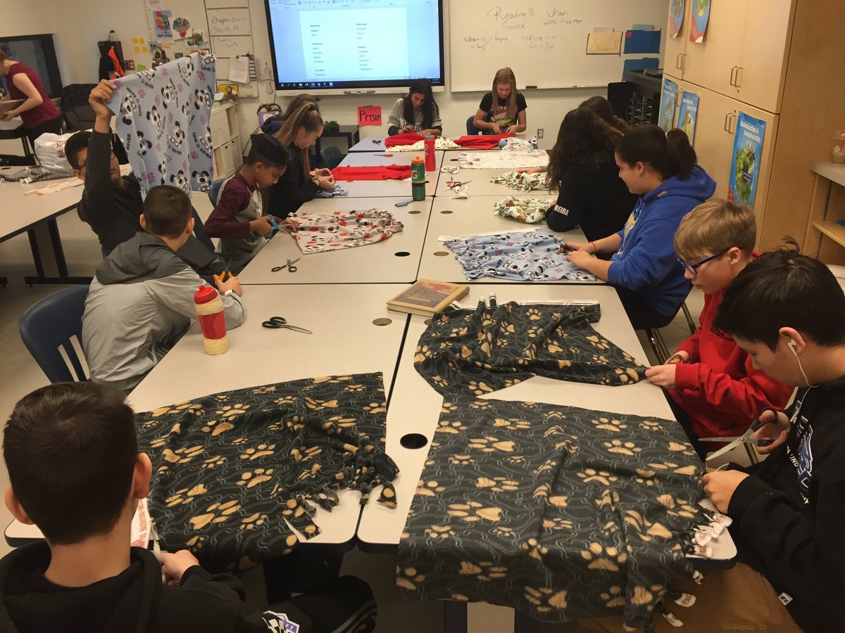 stedmundeagles's tweet photo. We are so proud of our JH students for their leadership and acts of service! #studentagency #stedmundeagles #ECSDfaithinspires #servicelearningday #daretolead https://t.co/L3MrsRMJdW
