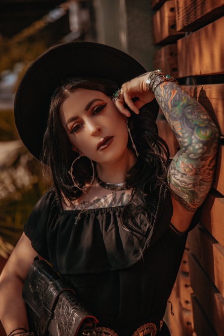 The @TheSSSAcademy Texas Chapter celebration is happening tonight to honor the members and recent nominees<a class="tags" target="_blank" title="On Twitter" href="/?out=eyJ0eXAiOiJKV1QiLCJhbGciOiJIUzUxMiJ9.eyJpYXQiOjE3MjI5MjUxMzEsImlzcyI6InR3cG9ybnN0YXJzLmNvbSIsIm5iZiI6MTcyMjkyNTEzMSwiZXhwIjoxNzU0NDYxMTMxLCJyZWRpcmVjdF91cmwiOiJodHRwczovL3R3aXR0ZXIuY29tL1RoZVNTU0FjYWRlbXkifQ.Xl4MrRq8Rfh24L4oso4P6NMQE4oZb7V6M8TSFnzXWet3ELkQSIPNKMn5cZfaRTDEf9R6wttNpP0A1C7fge80DQ">@TheSSSAcademy</a><a href="/tag/grammys"class="tags"><span>#grammys</span></a><a href="/tag/femalemusicians"class="tags"><span>#femalemusicians</span></a><a href="/tag/recordingacademy"class="tags"><span>#recordingacademy</span></a>