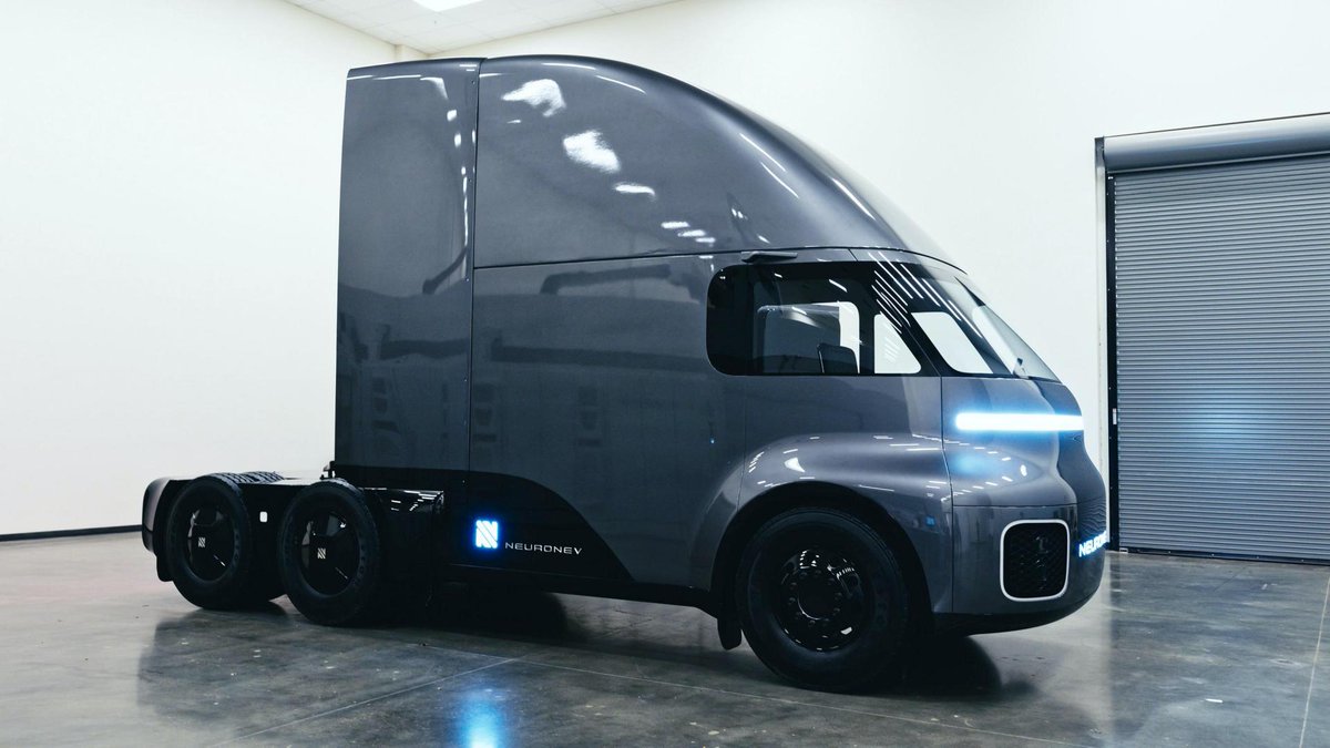 motorionline's tweet photo. #NeuronEV #Torq Concept: il nuovo futuristico camion elettrico [FOTO e VIDEO] https://t.co/0BU4QgpZCY #truck #trucks https://t.co/iOteOGtM2E