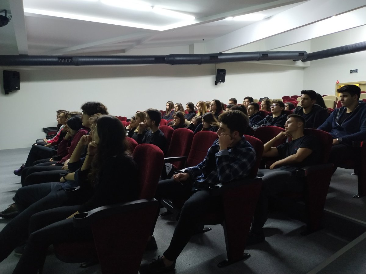 Sınavlarla meşgulken, kendini anlat, hayallerinden ve projelerinden bahset ve en önemlisi ve benim en çok sevdiğim kısım seni farklı yapan özelliklerin nedir? Sorusunu soran ve düşündüren <a href="/ApplyBAU/">applybau</a> <a href="/Bahcesehir/">Bahçeşehir Uni (BAU)</a>  <a href="/BatuhanDenec/">Batuhan Denec</a> ve <a href="/adayBAU/">adayBAU</a> ekibine teşekkürler.