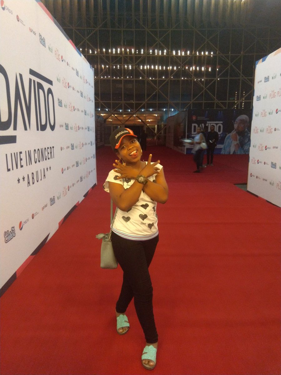 wynyisavibe's tweet photo. Its #DettyDecember at #davidoliveinconcert #abuja @ann_ray01 @davido bring it on!!!! #AGT https://t.co/kcrHmKIjYA