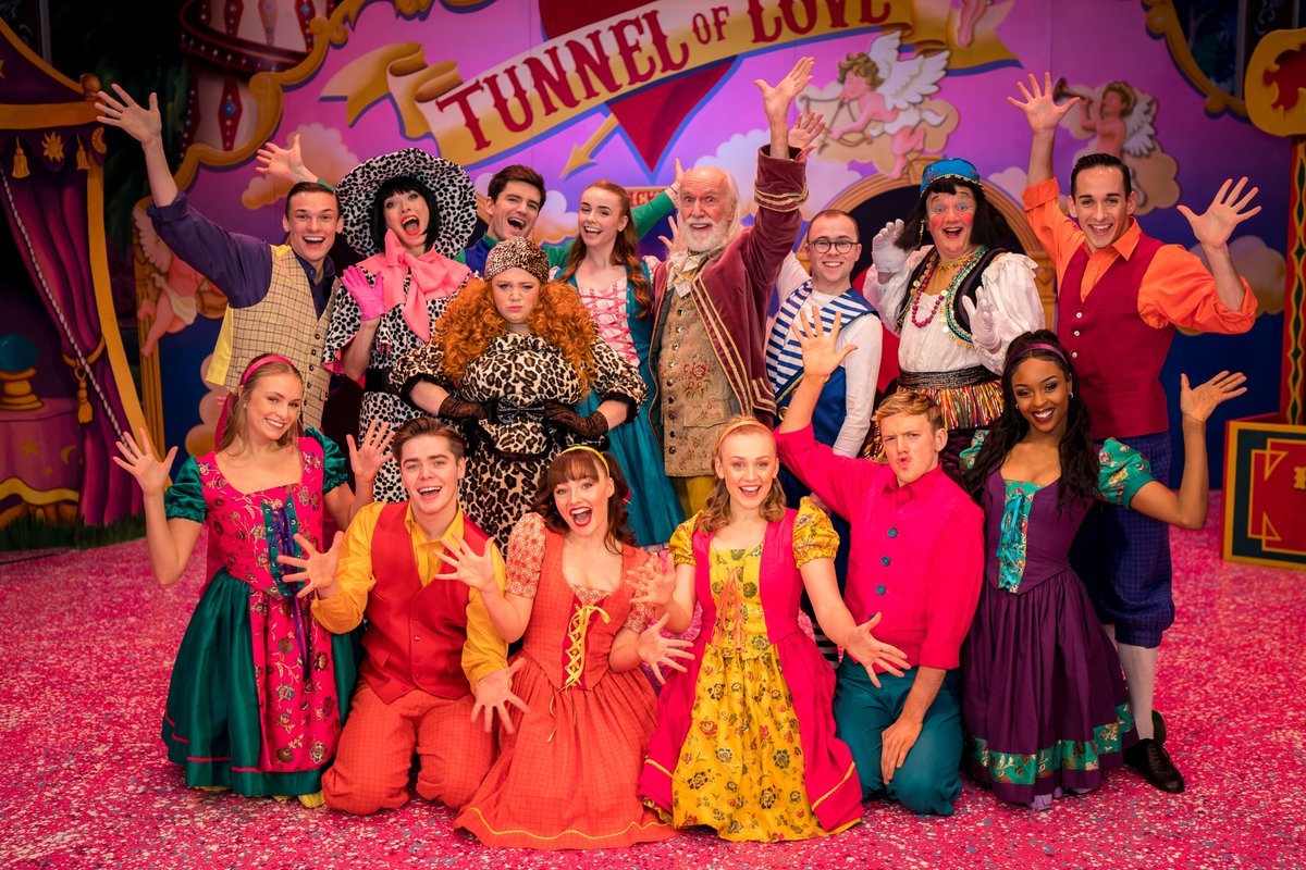 NorwichTheatre's tweet photo. 🥿 Welcome to Nodgechester.

The first photos of our Cinderella Pantomime cast in costume have arrived!

https://t.co/MA25jSlRK1 https://t.co/GCRIBHUKC0