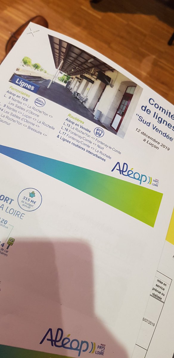 CDaguze's tweet photo. Présent avec @denislamache ce soir au Comité de lignes #SudVendée à Luçon @TERPays2LaLoire @paysdelaloire https://t.co/NX7RZvltS6