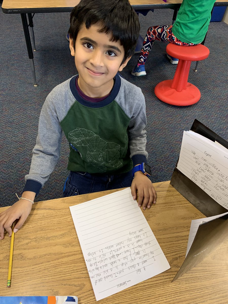 1mrsbedingfield's tweet image. SO EXCITING, WE’RE GETTING A CLASS PET...a chicken...well at least during writer’s workshop @CollabClassroom time we are😉! It was fun choosing our pets, real or fantasy! So many details! #IvyHillLeague #BeYouIvy ✏️ #usingourimagination