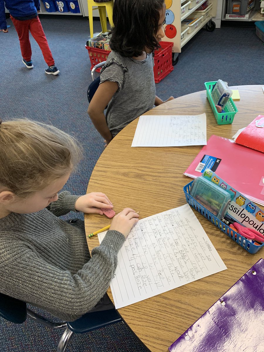 1mrsbedingfield's tweet image. SO EXCITING, WE’RE GETTING A CLASS PET...a chicken...well at least during writer’s workshop @CollabClassroom time we are😉! It was fun choosing our pets, real or fantasy! So many details! #IvyHillLeague #BeYouIvy ✏️ #usingourimagination