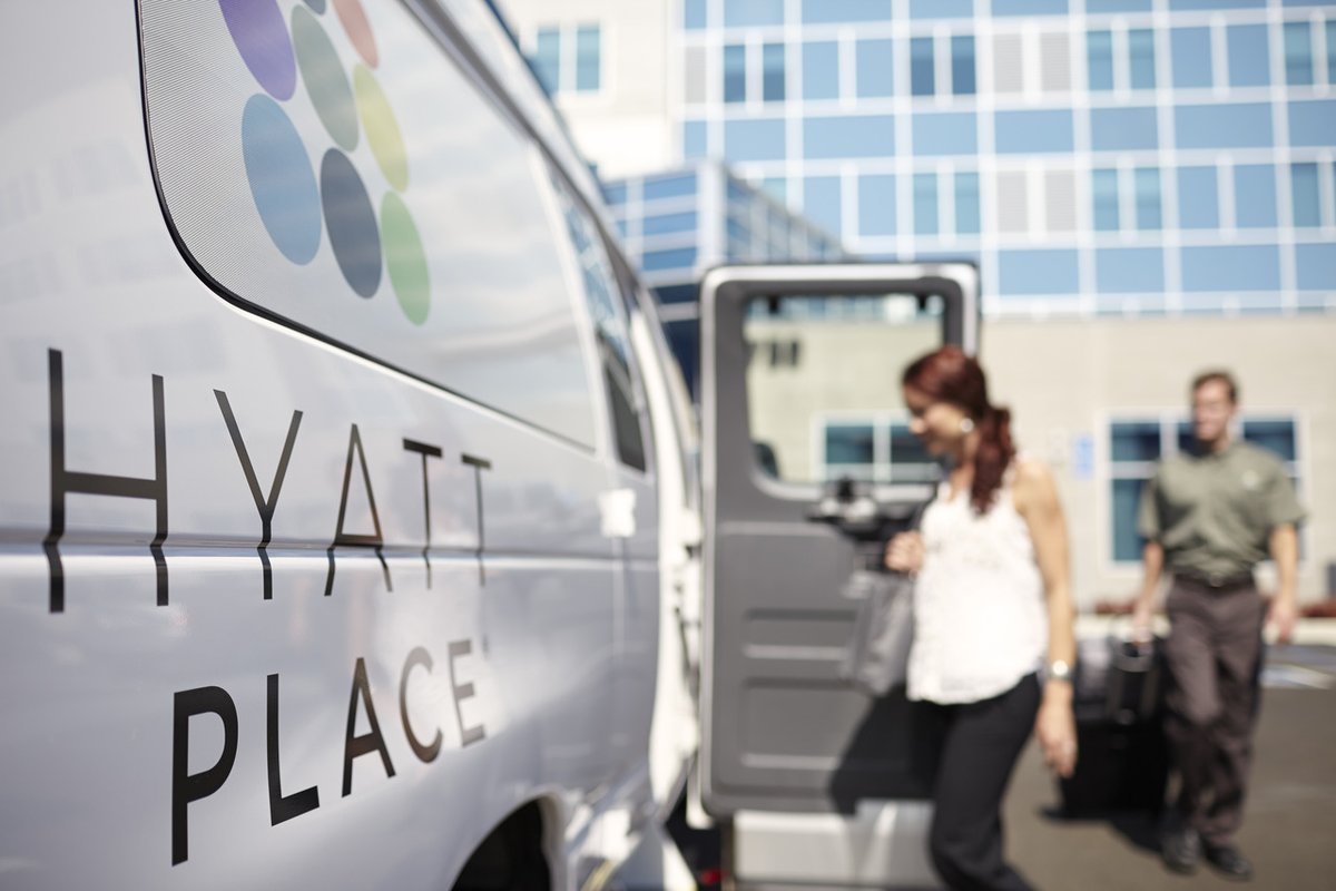 HyattPlaceYYC's tweet photo. Hop aboard our 24 hour complimentary airport shuttle! 
Call us at 587-747-1234 once you've grabbed your luggage and we'll come pick you up! 
#shuttleservice #WePickYouUp #h https://t.co/yhnP8qdUy5