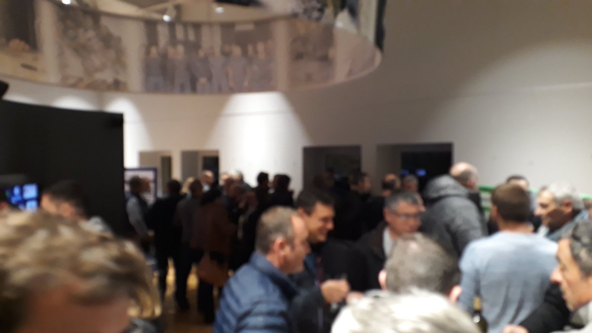 DelcorAndre's tweet image. C est parti!!! Première "soirée partenaires" organisée par le #fcorugby. Tout le monde est là  pour une présentation des dernières  recrues du club. Avec #dalkia Bayonne et #edf_hydro_so. L'espace d'information.sur l'#hydroélectricité en fête ce soir. Allez le fécéo