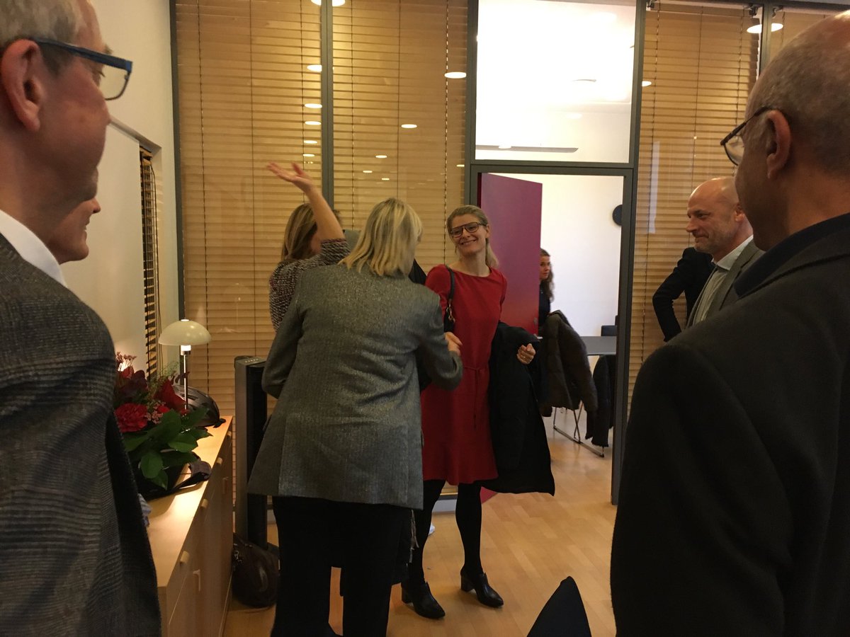 augusta_lene's tweet photo. En minister i julehumør til møde med Danske Professionshøjskoler #ucndk #uddpol #ucdk https://t.co/6DBMkN4gpw
