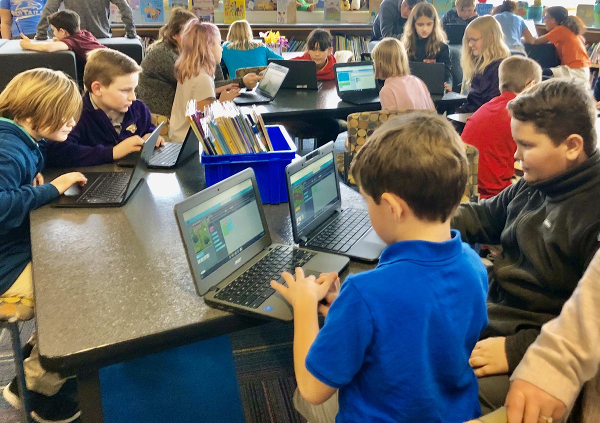 HawkeyeSTEM's tweet photo. These 4th grade digital natives use creativity and problem-solving skills to unlock increasingly difficult levels of programming. https://t.co/Fp1YMyk3ab