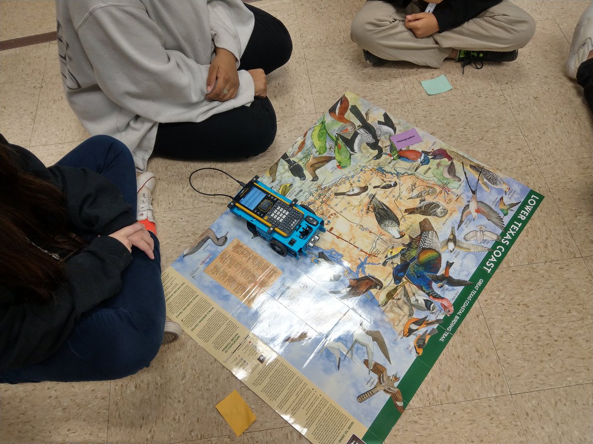 Living the dream: I got to be a 7th grade Texas History Teacher/Tour Guide this morning! #HourofCode #TICodes #LufkinCodes #tpwd <a href="/media_lhs/">LHS Media</a> <a href="/ekay28/">Erin Kay</a> <a href="/the1davidwillis/">David Willis</a>