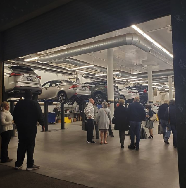 FresnoLexus's tweet photo. Ending the year with our New owners workshop! Where our guests tour the store, product demonstrations, and meet the Fresno Lexus team!
#FresnoLexus #FresnoLexusFamily #ExperienceAmazing #lexuslife #lexuslove #lexusnation #lexuscraftsmanship #lexusperformance https://t.co/yXX5CcRAg6