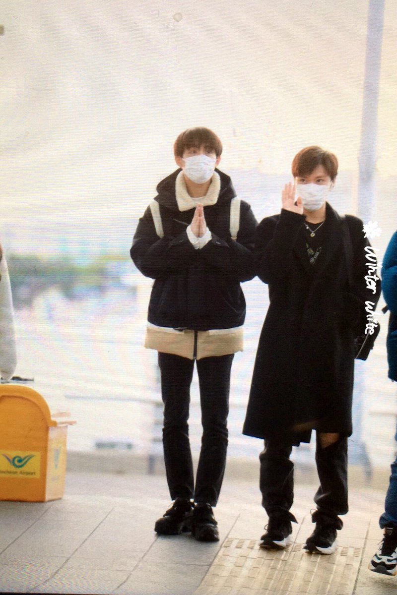baifernhsk's tweet photo. ต่งไหว้ตั้งแต่อินชอนเลยเหรอ #WelcomeWayVtoThailand https://t.co/aqKmu7J0LQ