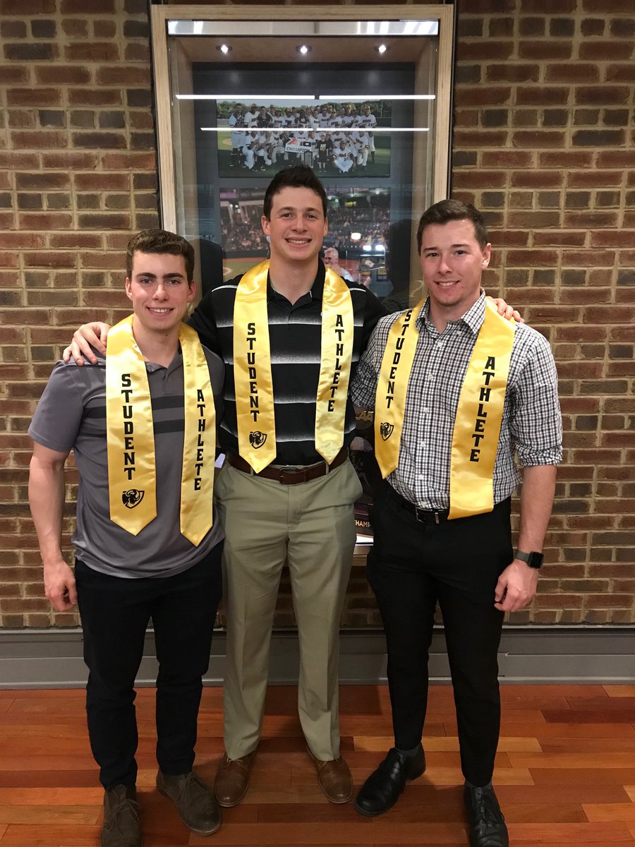 Super regional ✅ conference tourney championship ✅ 2 conference regulars season championships✅ 3 pro contracts✅ and now 3 diplomas ✅