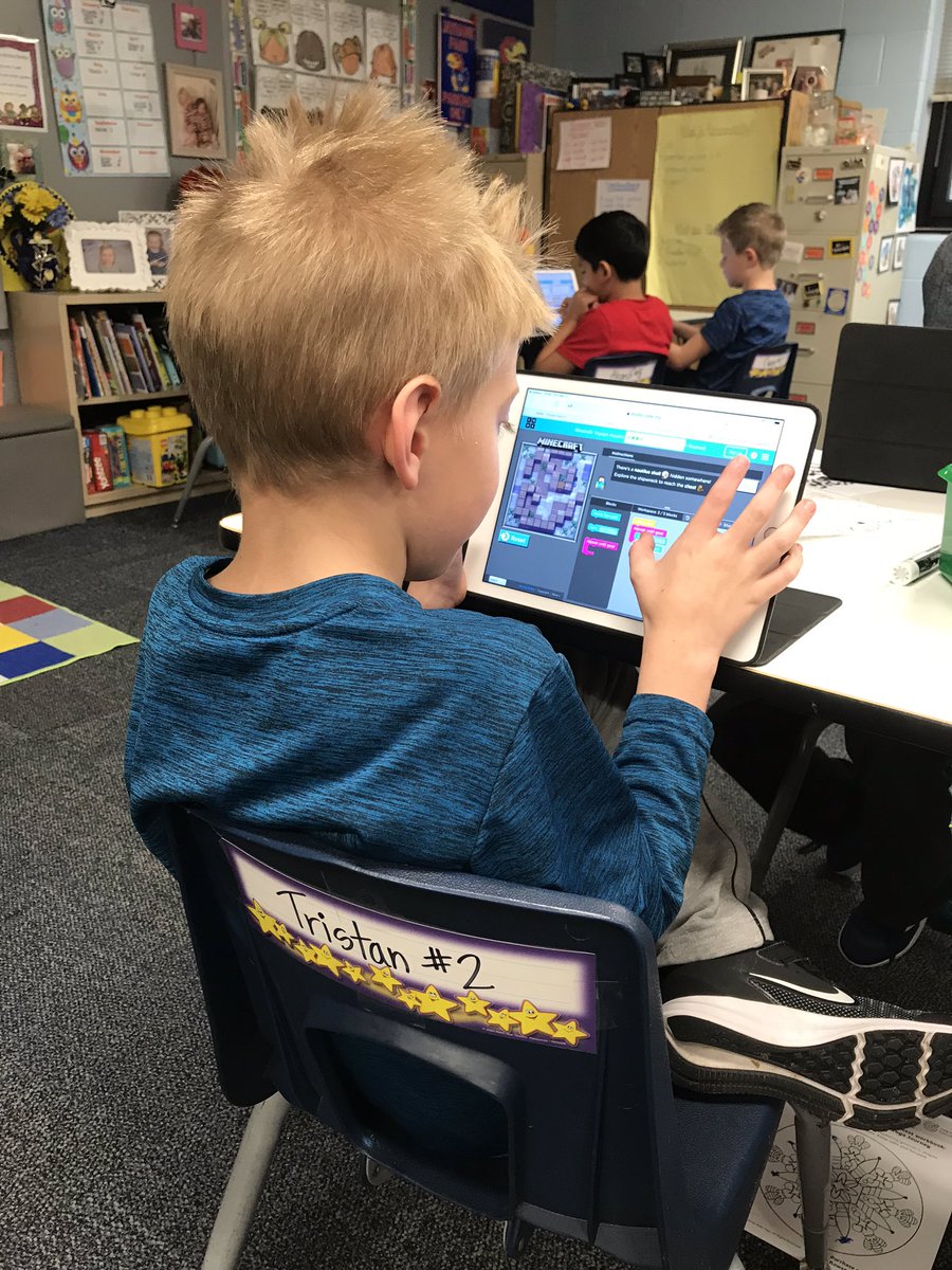 HRTMcInerney's tweet photo. Today we did #HourofCode2019 Thanks @kelly_northup and @codeorg for the inspiration! https://t.co/zJguMOurSW