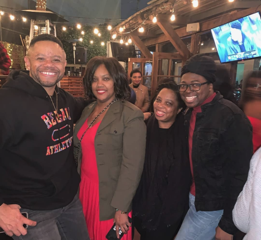 BPRSLA's tweet photo. The last mixer of 2019 was full of laughter and cheer. Thank you to everyone who came out to @pipslabrea from #BPRSLA and @nabjlaofficial. We had a wonderful time. If you want to be a part of the squad make sure you click the link https://t.co/dN7aahClvb https://t.co/OO6jlqBhAt