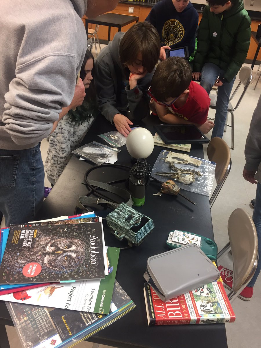MsNewman_Math's tweet photo. Learning how to identify birds from the wonderful Dr. Powell #ECSM #clubs #wildlife #gameonIMPS https://t.co/J7qnnv8pPS