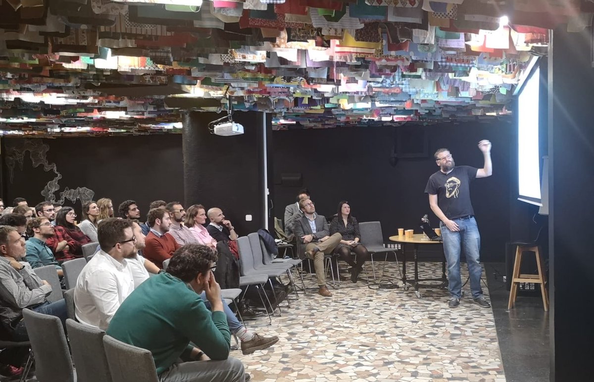 Olé la comunidad <a href="/DynamoBIM/">Dynamo</a> en Madrid!
