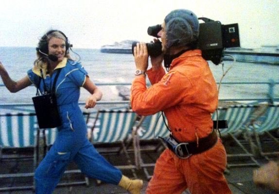 TimmyKernow's tweet photo. Live scenes of @cumrolad trying to get to the polling station after the road closures in West Wales #GE19 #WillHeMakeIt #ChallengeAnneka https://t.co/TdtE55gF8J