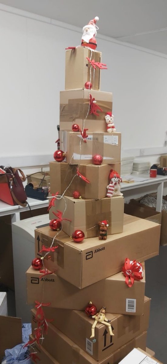 Festive way for the ladies at <a href="/ChemistCounter/">ChemistCounter</a> to have the parcels ready for our daily <a href="/DPD_UK/">DPD_UK</a> collection 🎅🎅🎅