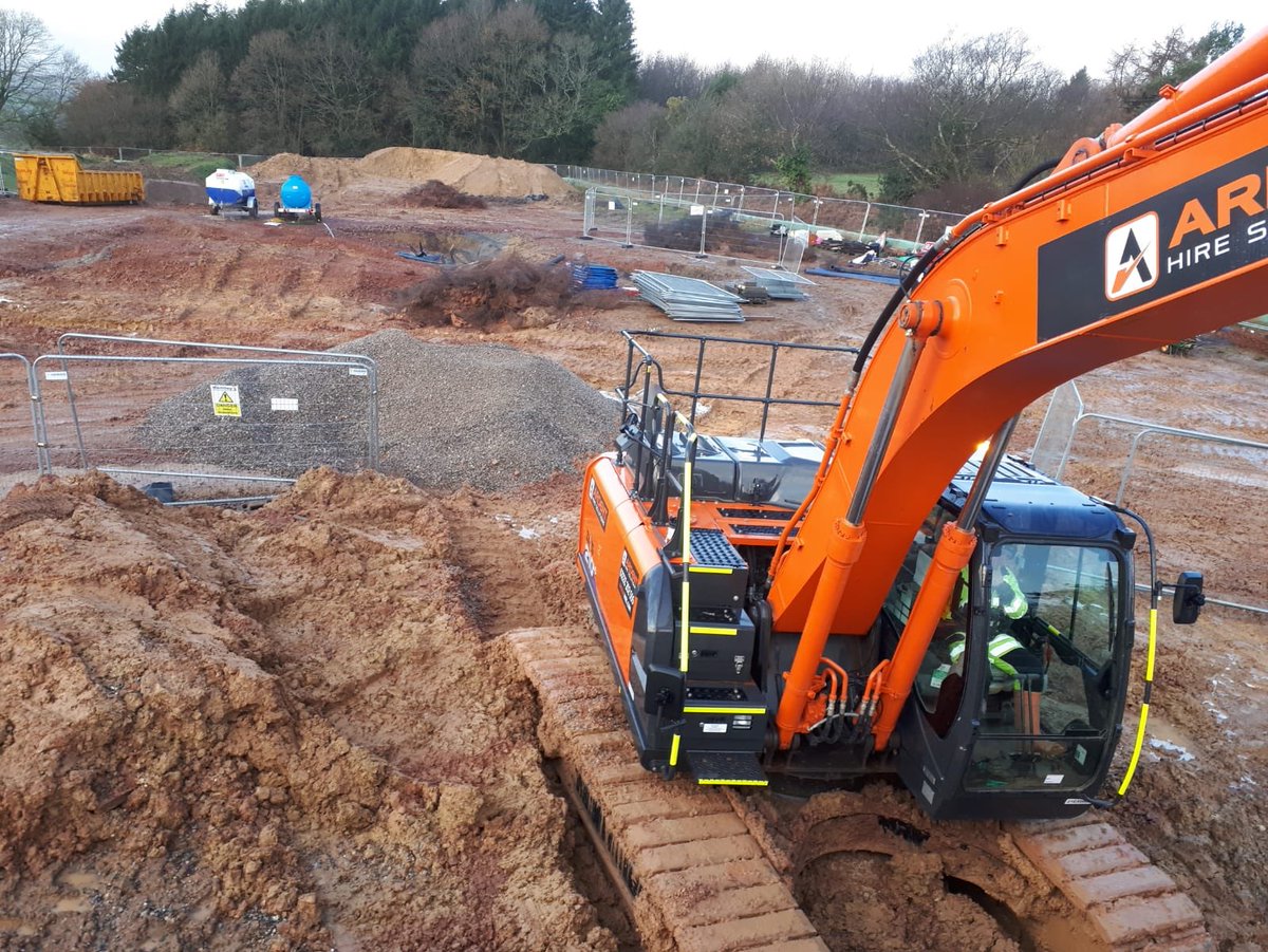 Tip top supply and placement of a specified washed 10/20mm gravel for the construction of a clean water reservoir for end client STW on the AMP6 framework in a rather damp Gloucestershire. 

#service #aggregates #work #construction