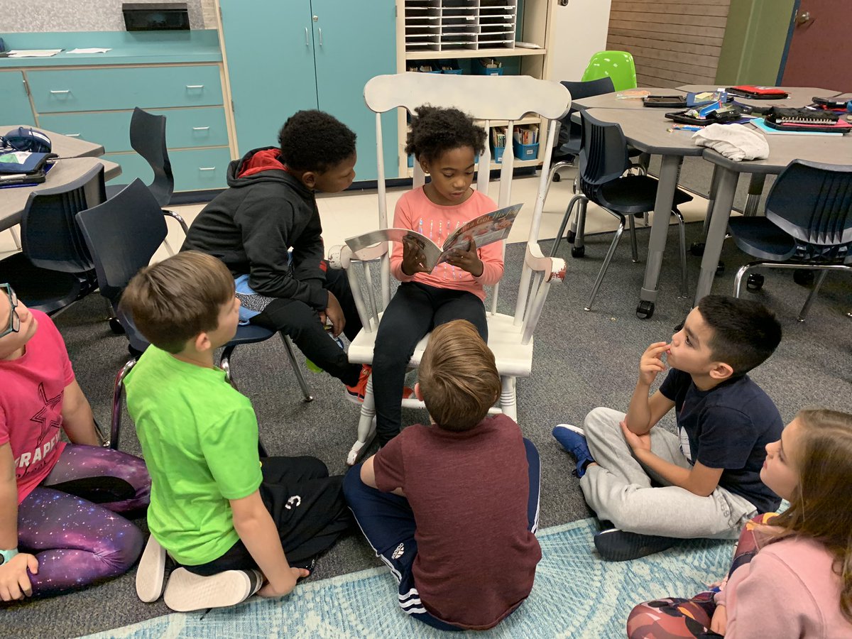 GESMauldin's tweet photo. Guest readers always make our day brighter ✨ #GESShineOn @GESCurnow @GESDoughney2nd https://t.co/dWCE7hIydR