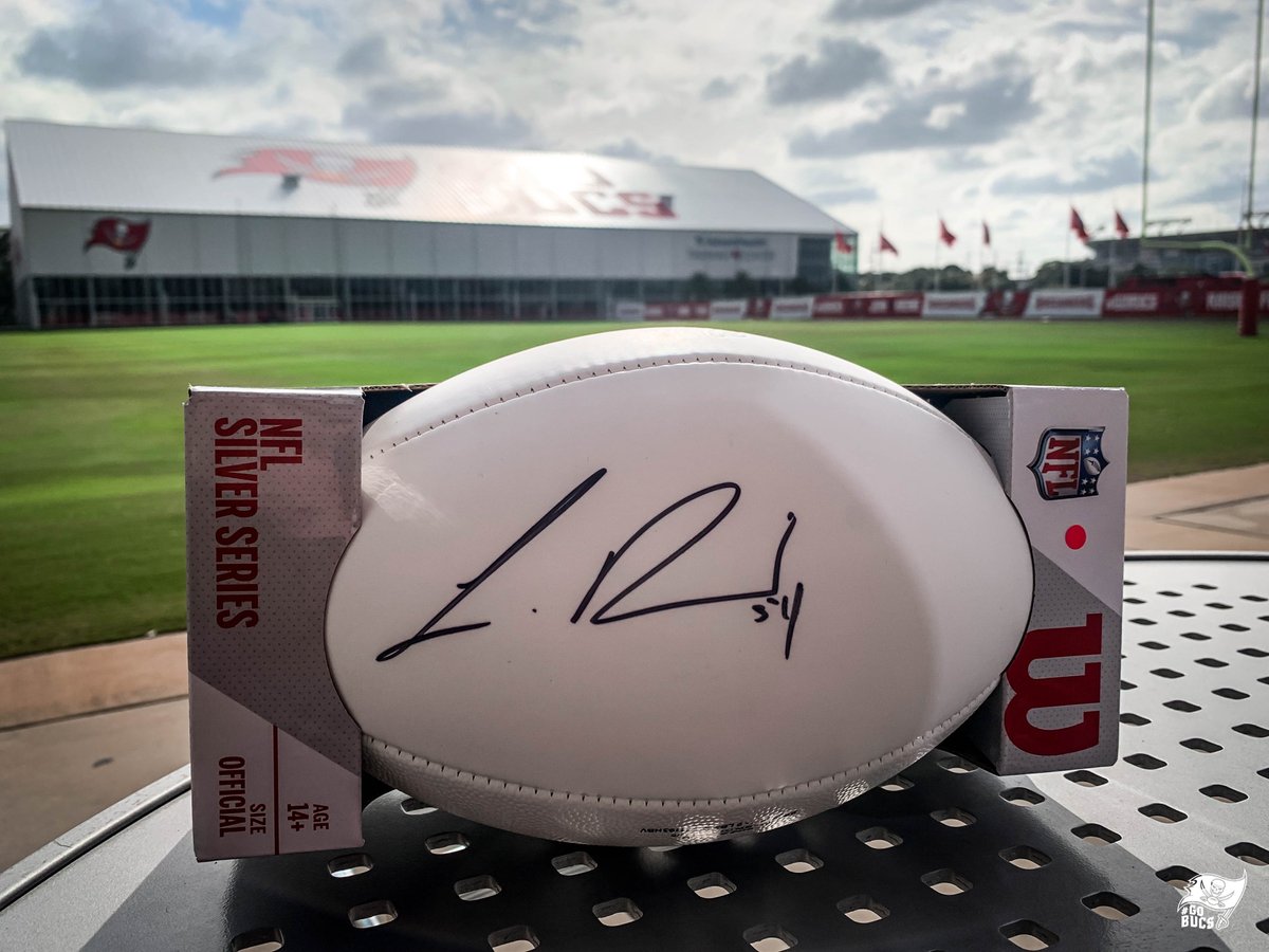 RT to get #LavonteDavid to the Pro Bowl and we'll choose a winner to get this signed football! 🙌

#ProBowlVote