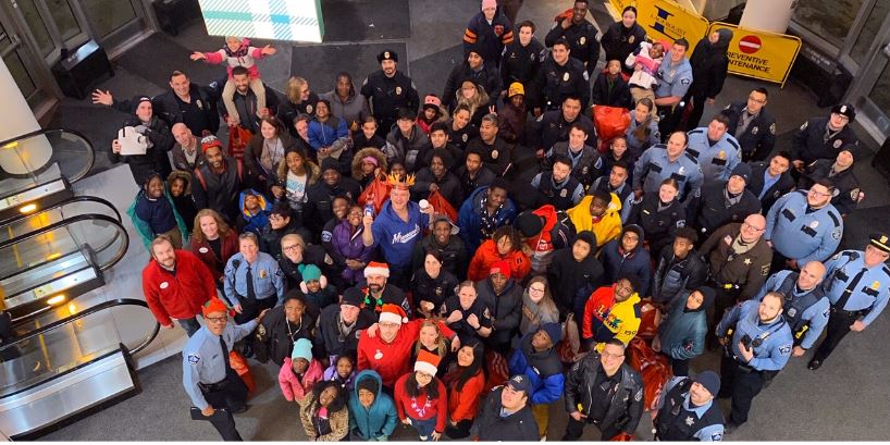 UMNpublicsafety's tweet image. Shop with a Cop 2019 at Target Store Mpls-Nicollet-Mall Thank you to @Minneapolis_PAL for such a great event 🎁🛒🚔👮🏾‍♂️👩🏾‍🤝‍👨🏽 #shopwithacop #PALprogram  @MinneapolisPD @MetCouncilNews @HennepinSheriff  @Target