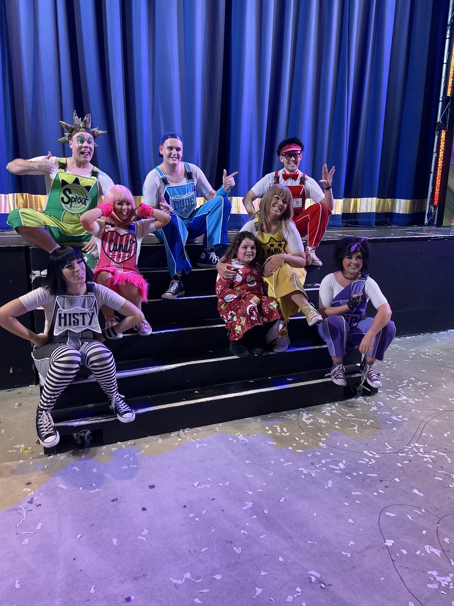 dolphins1007's tweet photo. @Butlins amazing weekend at bognor #butlinsfestivefun special thanks to the lady that plays mimi and the man that plays sprout my daughter loves them https://t.co/uopJ3MAJuR