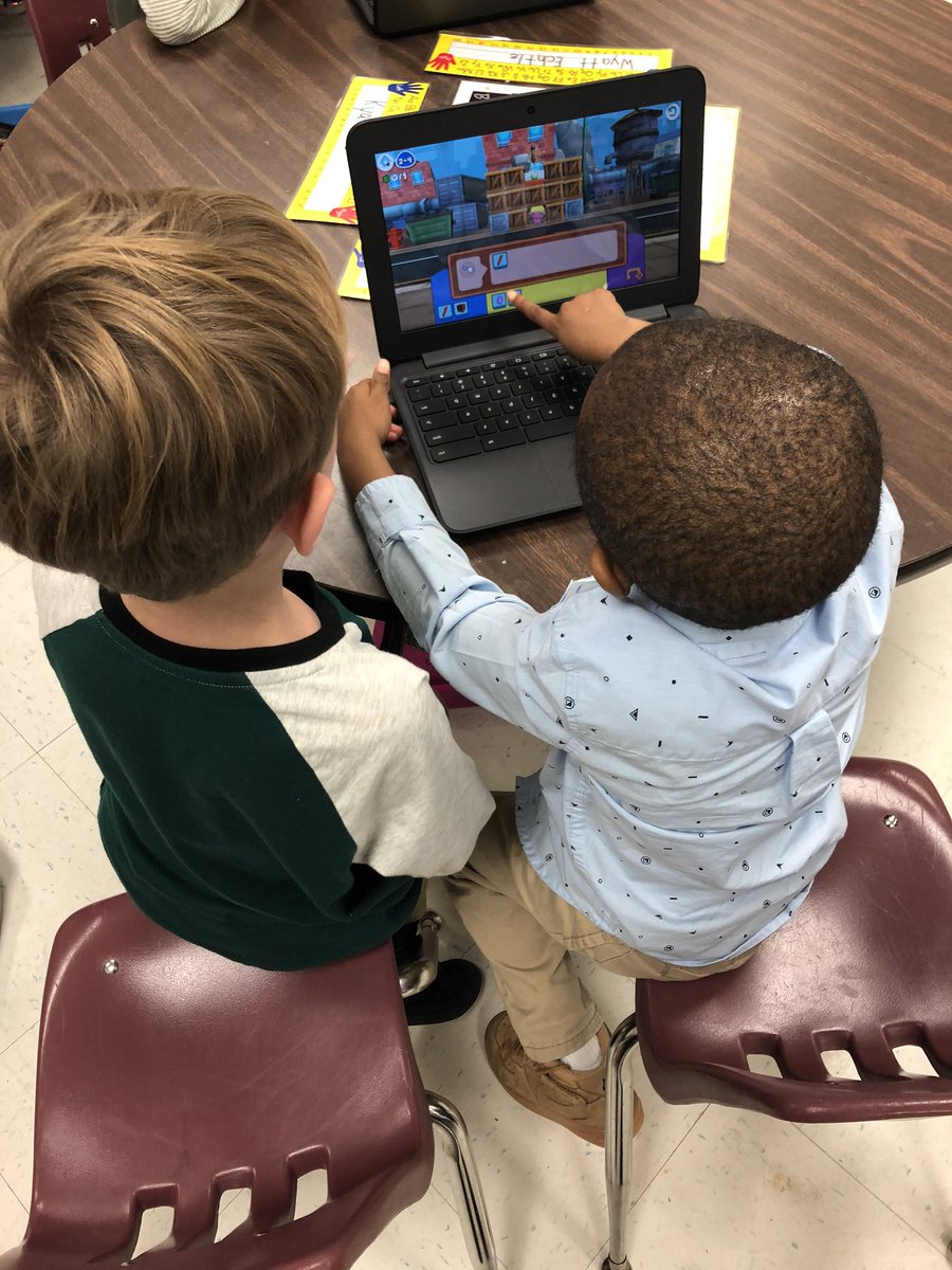 MeganEberhardt1's tweet photo. Look at these kiddos coding! My amazing Kinder kids participated in the Hour of Code today! Look at the cooperation, perseverance and problem solving these 5 years are doing! #CodingtheBestSPS #efesproud #spsk12proud https://t.co/XXVxlck5QC