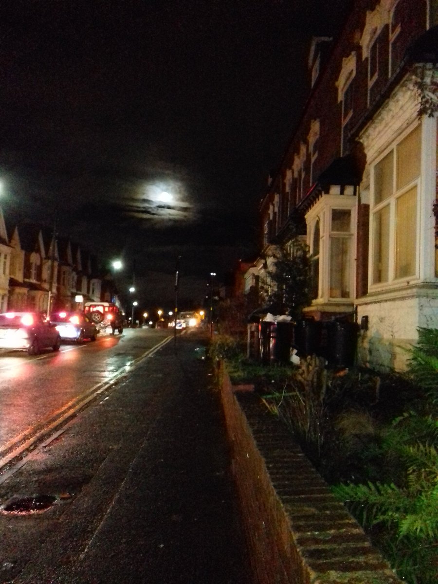 LizClements's tweet photo. #Moonlit #GOTV on #Bournville Lane #StickWithSteve - and it's finally stopped raining :) @steve_mccabe @BournvilleLab @marylockelabour @fredgrindrod https://t.co/6jUX8fG6Ou