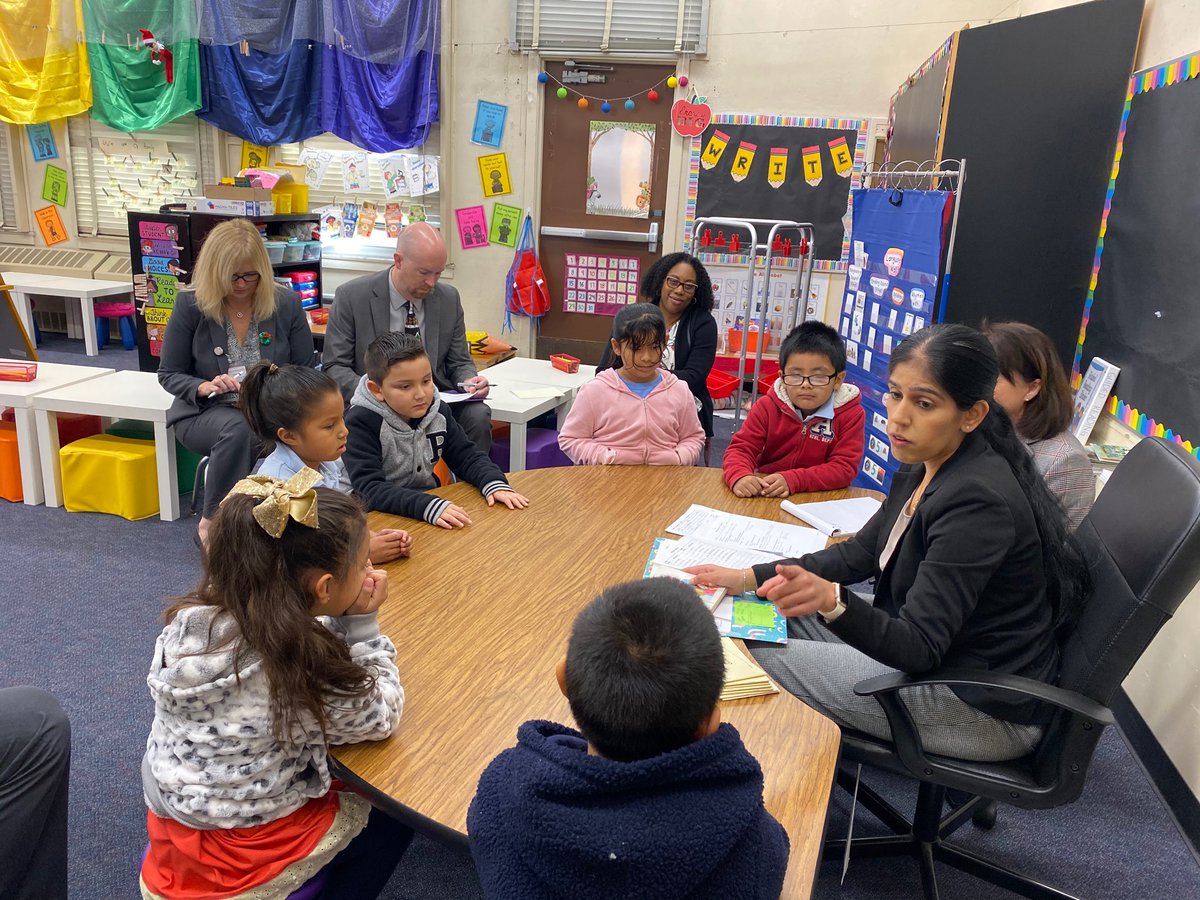 KathyBrownRR's tweet photo. Another successful coaching walk-thru.  This time at Whittier.  Thank you to everyone who participated.  Together we will ensure literacy for all. #goodfirstteaching #literacyleadership #proudtobeLBUSD #withkidsinmind https://t.co/2W6B7IciT1