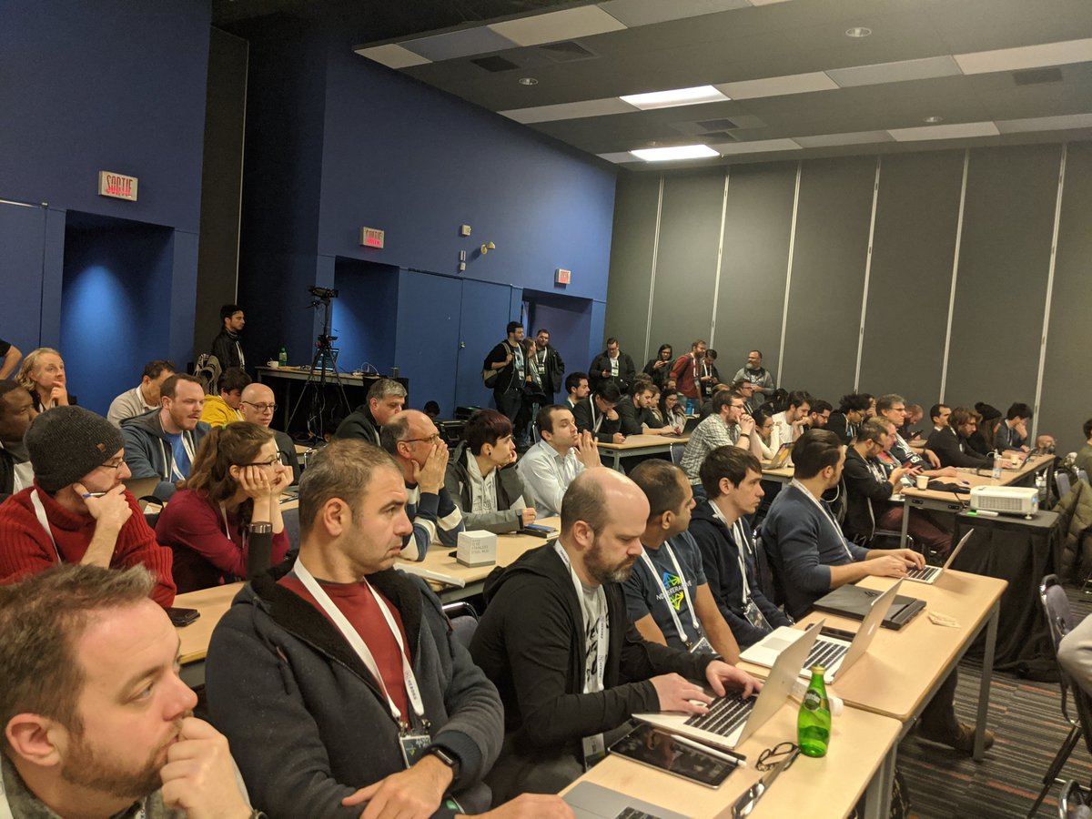 darcy's tweet image. Standing room only for @ruyadorno's talk "$ cli tools --for --all-the-things" #NodeJSInteractive