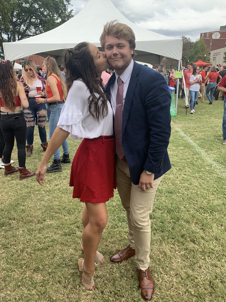 haleynetherton_'s tweet photo. HAPPY BIRTHDAY BABE !!! I love you so so much. you mean the world to me and I'm so grateful for you, and I'm soooo excited to celebrate with you tonight !! @masoneal1 💘💗💞💖💓 https://t.co/2UUXVb76oW