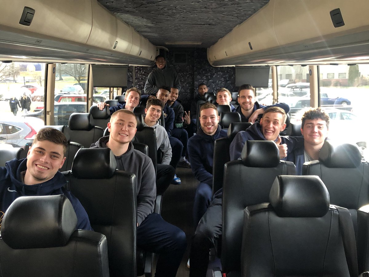 MarianMensBBall's tweet photo. โ๏ธโ๏ธโ๏ธ
Whatโs a great way to start your winter break? How about a trip to Phoenix?!?! Our guys are excited to play 3 games in the Catcus Classic! #KnightShowPHX https://t.co/gLbcnC8NsL