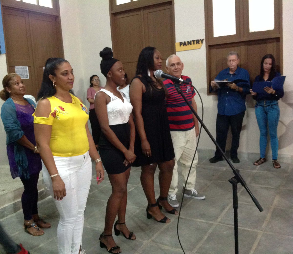 Educadores que recibieron la Medalla por la Educación Cubana.
#CubaMined #EducaHabana #Tania_taniaVa #LeyanOlivares <a href="/elsa_ena/">Ena Elsa Velázquez Cobiella</a> #FalconYoania