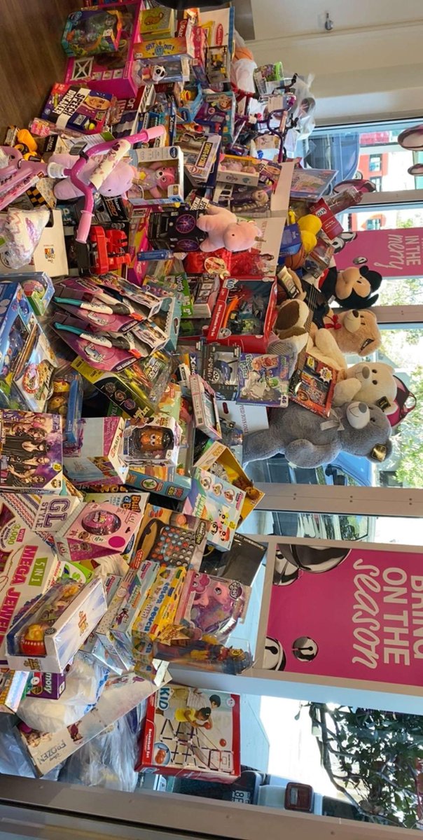 Toys for Tots pick up in #SDSouthside #SDBeast today!
Incredible feeling seeing our employees passion for giving loaded into the truck!  
<a href="/StephSweets619/">Stephanie  Mckey</a> <a href="/eddienavarrete/">𝚎𝚍𝚍𝚒𝚎 𝚗𝚊𝚟𝚊𝚛𝚛𝚎𝚝𝚎</a> 
<a href="/EdSarkiss/">Ed Sarkissian</a>