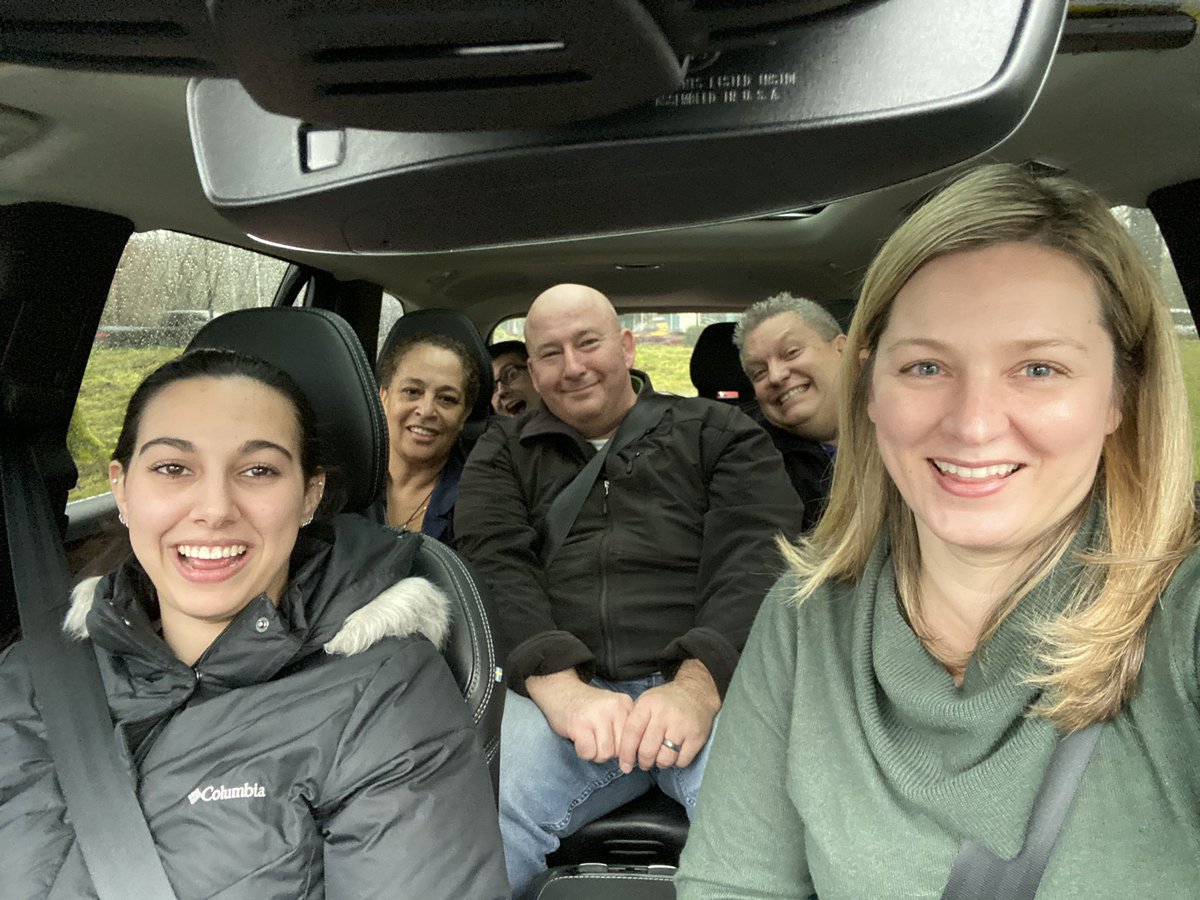 Keeping the #peaksmiles going with this lucky group of rental retrievers. #teamups. It takes a village and helps if the village can all fit in your car. <a href="/NorthwestUPSers/">Northwest UPSers</a> <a href="/ExperienceUPS/">Experience UPS</a>