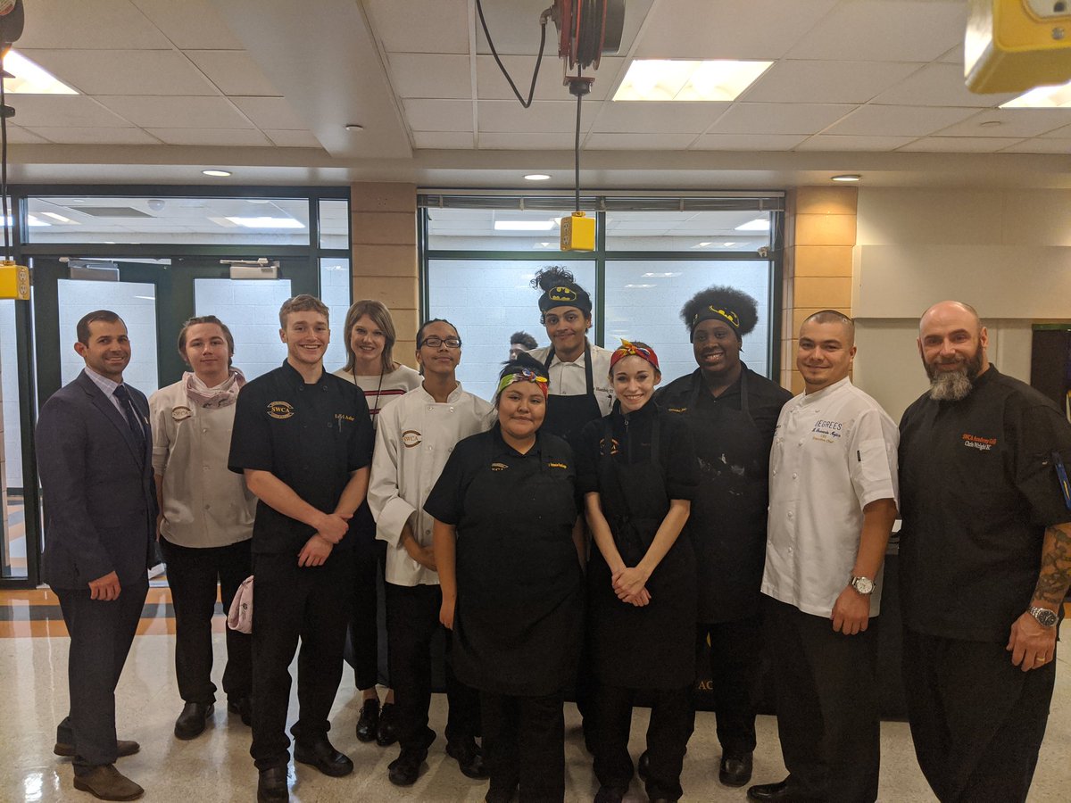 CSCChospitality's tweet photo. Great "Chopped" competition today at South-Western Career Academy! #culinaryarts #cstateproud
#culinarycapital #pastry #hospitalitymanagement #mitchellhall #cameronmitchellhall
#learning #columbusohio #education #culinary #comecookwithus
#hospitalityprograms #Degrees #Blend https://t.co/fcpJwyZjGq