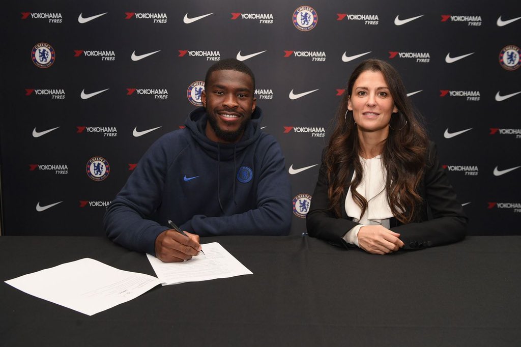 fikayotomori_'s tweet image. A very proud moment for myself and my family to sign a new 5 year contract with the club I’ve known since I was 7 years old🔵⚪️. More hard work to continue this dream I’m living💙. #CFC