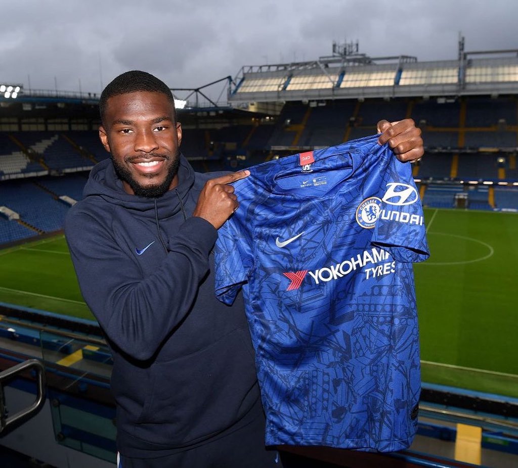 fikayotomori_'s tweet image. A very proud moment for myself and my family to sign a new 5 year contract with the club I’ve known since I was 7 years old🔵⚪️. More hard work to continue this dream I’m living💙. #CFC