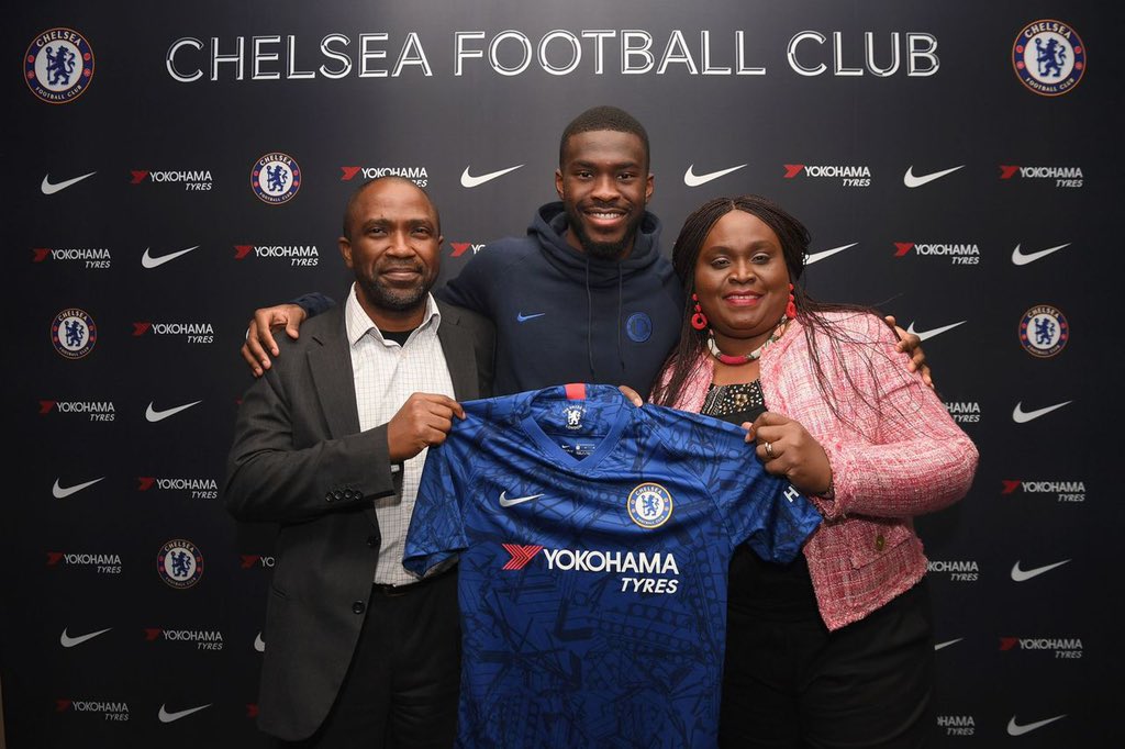 fikayotomori_'s tweet image. A very proud moment for myself and my family to sign a new 5 year contract with the club I’ve known since I was 7 years old🔵⚪️. More hard work to continue this dream I’m living💙. #CFC