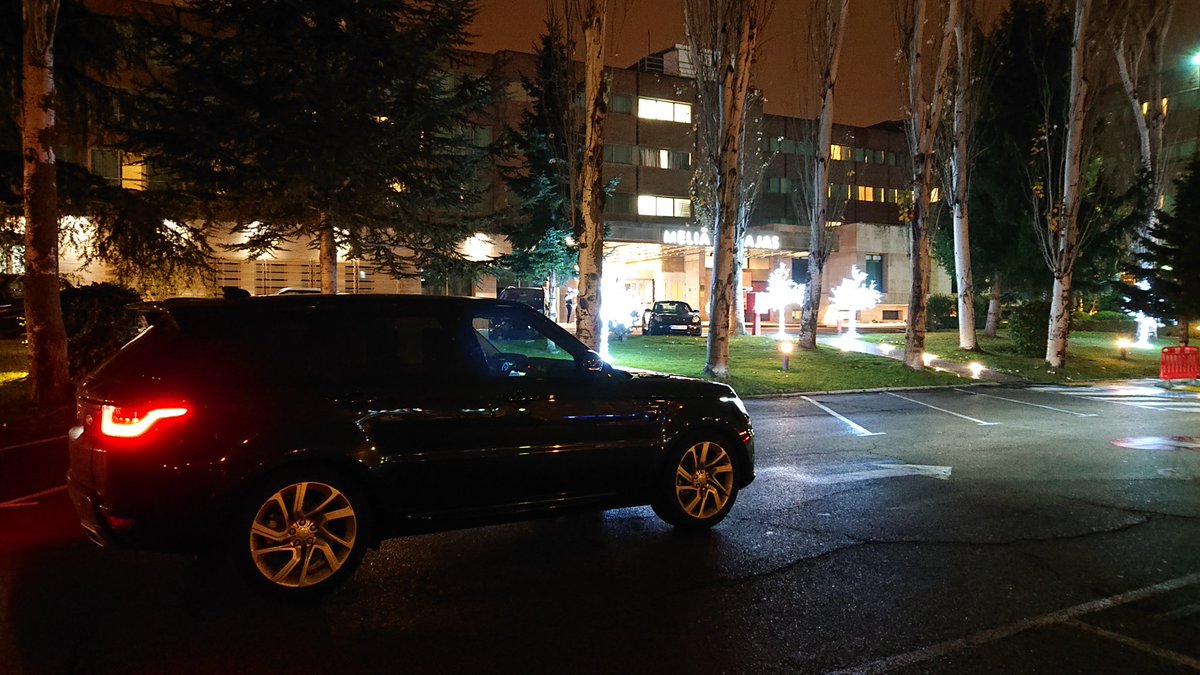 Gevicar's tweet photo. We are picking up our #rangerover #sport in #Madrid @MeliaBarajas.  Another client happyness with car and our personal service #top #car#rent https://t.co/Uci0WvL5wT