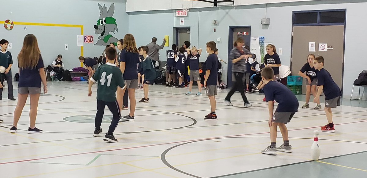 Très belle journée au Pinball avec des élèves de <a href="/acnotredame/">Académie catholique Notre-Dame</a>. Merci <a href="/Michael_eao/">M. Michael Lalonde</a> ! 
#sunirpourreussir #succès #cecce #sport