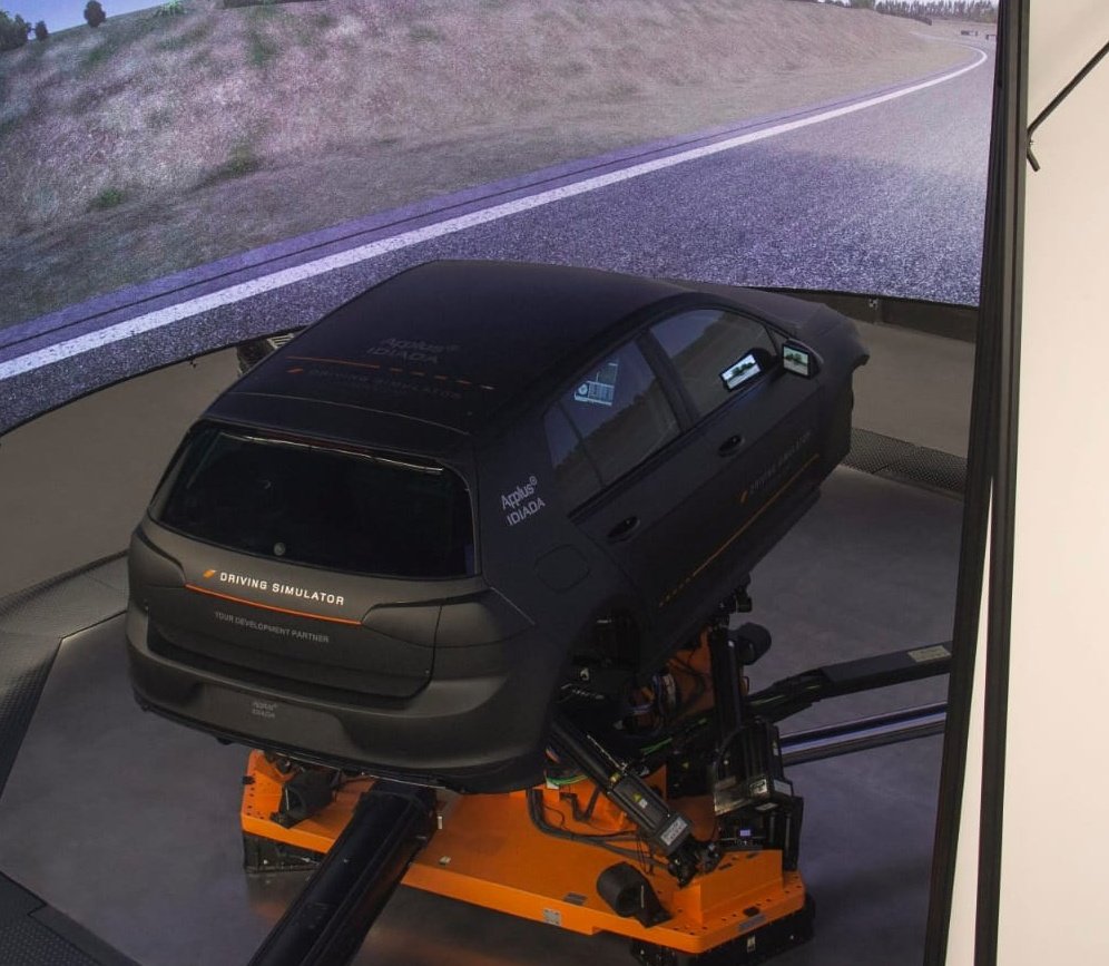 Qué pasada probar el simulador <a href="/ApplusIDIADA/">Applus IDIADA</a>. De lo más avanzado en desarrollo chasis y dinámica vehículos. He dado unas vueltas en GT y F3 😊

Amazing simulator test today at Idiada. State of the art on chasis and vehicle dynamics developement. I did some laps on GT &amp; F3 mode 😊