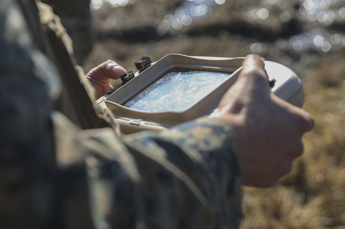 iimigofficial's tweet photo. Ready, Set, Launch!
Marines with 2nd Air Naval Gunfire Liaison Company launch the RQ-20B PUMA, a hand-launched Unmanned Aerial System used to gather surveillance and intelligence.
@iimefmarines
#IIMEF #IIMIG #Marines #2ndANGLICO #Honor #Courage #Commitment #Train #Fight #Win https://t.co/TKKTDhrefV